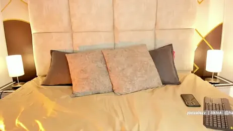 Has_gonzalez webcam stripchat model stream image