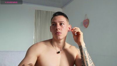 Latino_Milk_99 webcam cam4 model stream image
