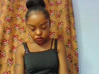 Elysa7 webcam model stream image