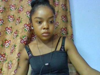 Elysa7 webcam model stream image