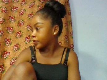 Elysa7 webcam model stream image