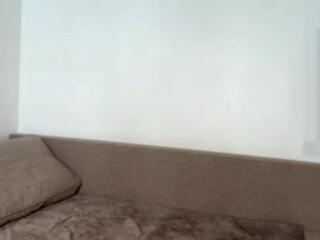 Diera Hewson webcam flirt4free model stream image