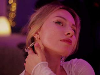 D_i_aM webcam bongacams model stream image