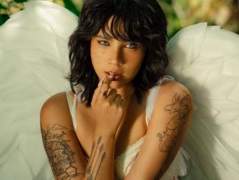 AlexiaBanner webcam model stream image