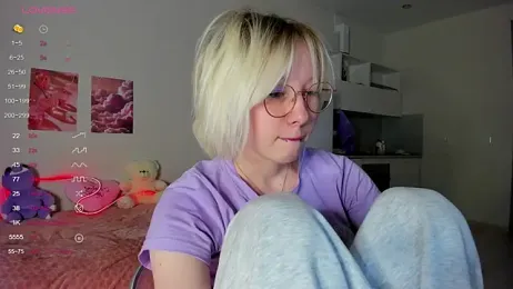 Allettaevee webcam model stream image