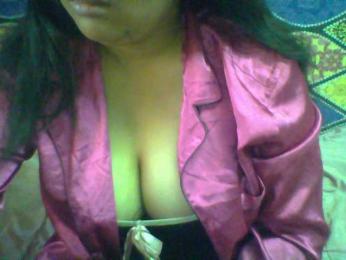 Estellah webcam model stream image