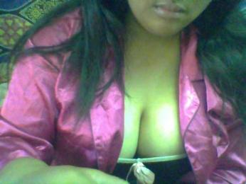 Estellah webcam model stream image