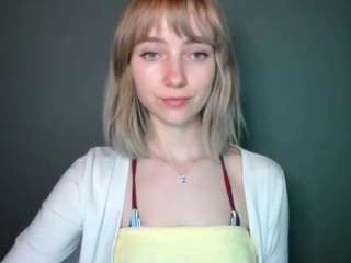 lucialittle webcam model stream image