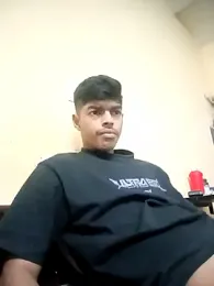 monster_33 webcam model stream image