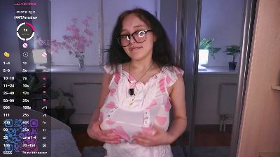 NeidaBalzarine webcam model stream image