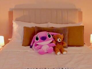 Isa Raven webcam model stream image