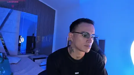 LiamDeep webcam model stream image