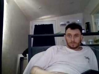 tallhungcloudyy webcam model stream image
