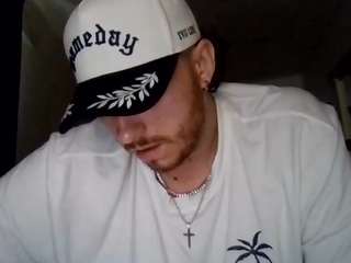tallhungcloudyy webcam model stream image