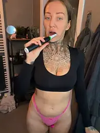 Elenascrib webcam model stream image