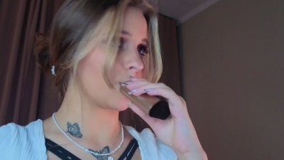 EllamaeWerley webcam model stream image