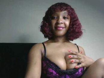 Sweet-Aura webcam bongacams model stream image