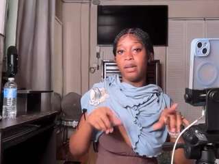 iluvsaffire-bleu webcam model stream image