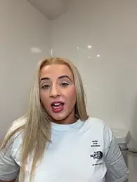 Strongqueen webcam model stream image