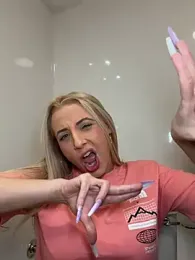 Strongqueen webcam model stream image