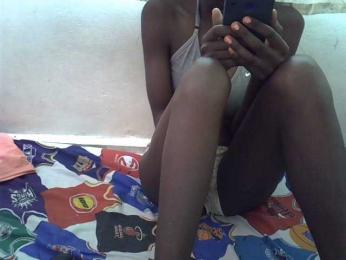 Prettyslim webcam model stream image