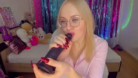 CeaneLino webcam stripchat model stream image