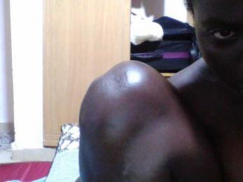 Melaningirl webcam bongacams model stream image