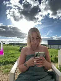 Giuliana_baby webcam model stream image