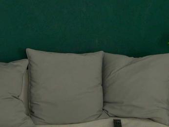 SkinnyNatty webcam model stream image