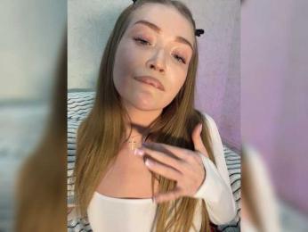MILEDIUM webcam model stream image