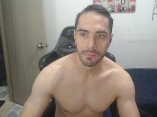 Jusstin I webcam model stream image