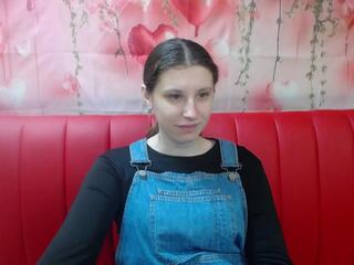 Liliana Shine webcam flirt4free model stream image