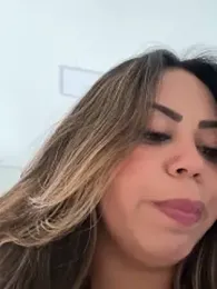 lariic webcam model stream image