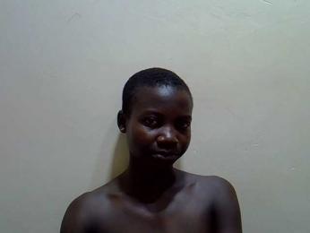 Prettiegal webcam bongacams model stream image