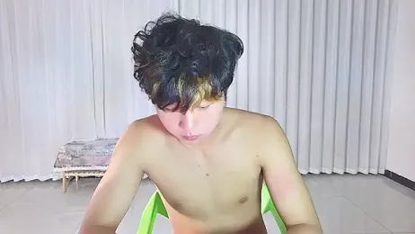 Cream-001 webcam model stream image