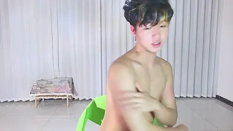 Cream-001 webcam model stream image