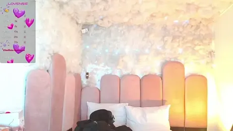 puca_ebony webcam stripchat model stream image