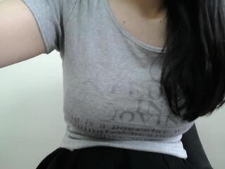 Emilia Young webcam model stream image