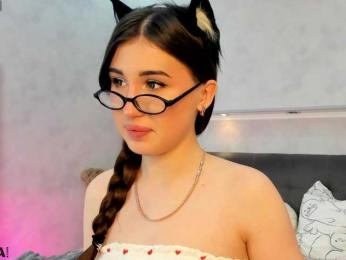 Emily-Lews webcam model stream image