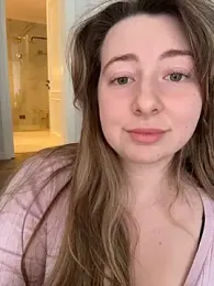 curvyflawless webcam stripchat model stream image