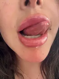 sukhakunis1 webcam model stream image