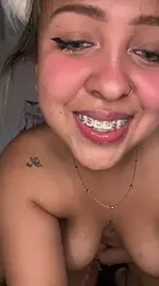 NinaValencia_ webcam model stream image