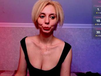 BlondIce webcam model stream image