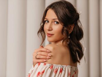 KaraKirby webcam model stream image