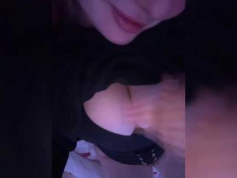 Molly-and-Ewa webcam model stream image