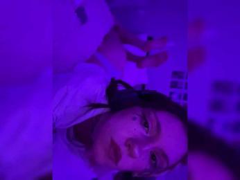 Molly-and-Ewa webcam model stream image