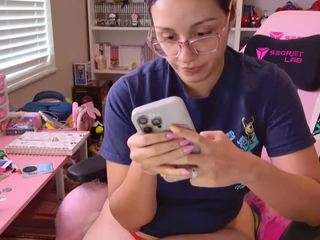 hotpinkcheeto webcam model stream image