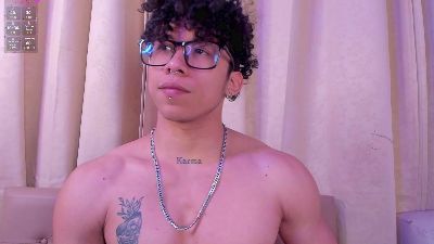 Akaza_ webcam model stream image