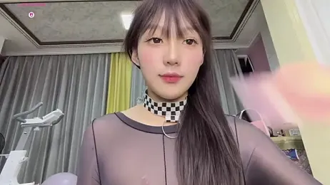 Yaya--728 webcam stripchat model stream image