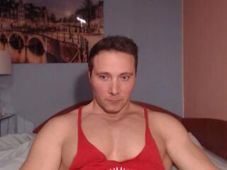 Hunky Muscle webcam model stream image